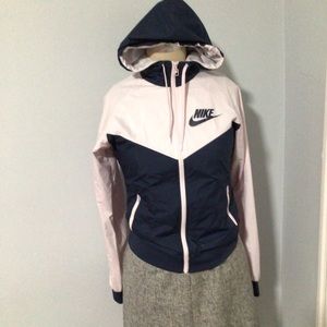 Nike windbreaker size small